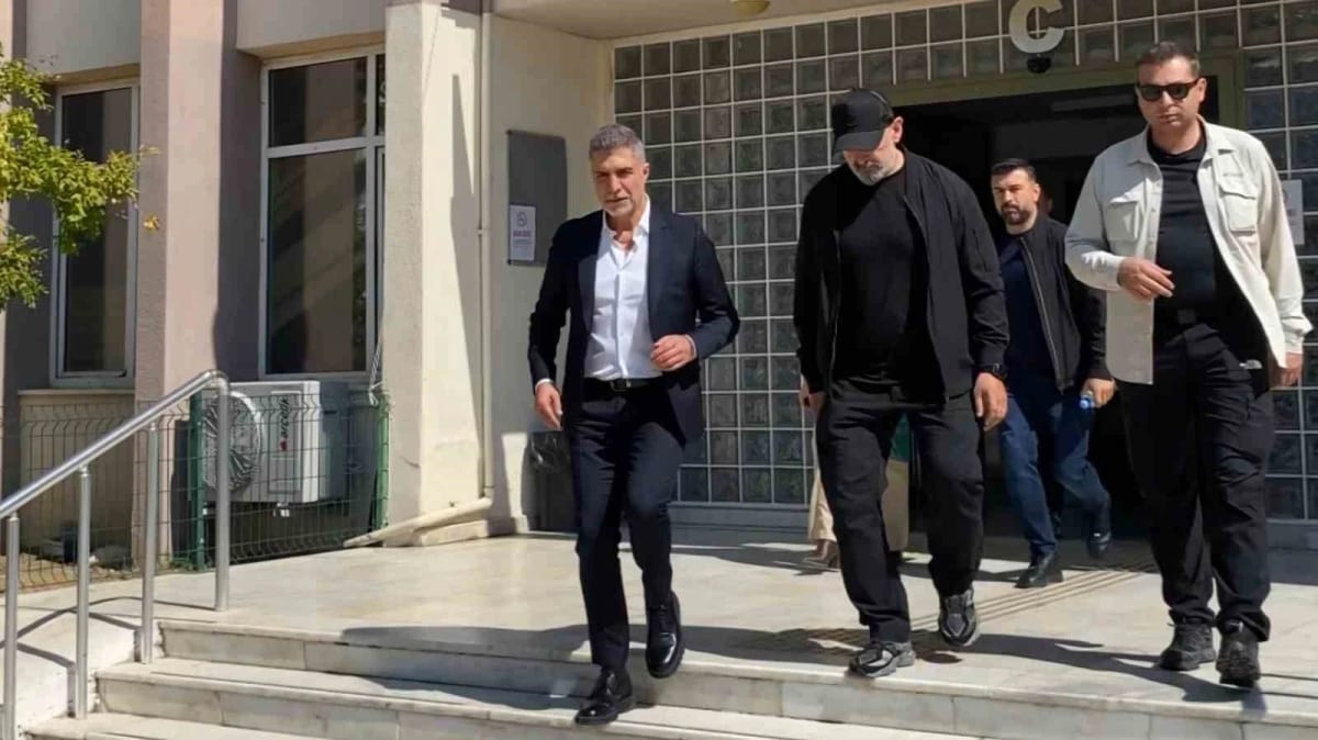 Sanatçı Özcan Deniz, kardeşlerinin hakaret davasında ifade verdi