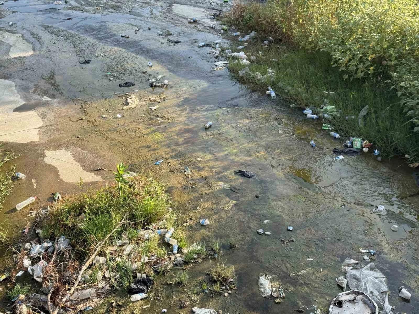 Tabakhane Deresi çöplüğe döndü