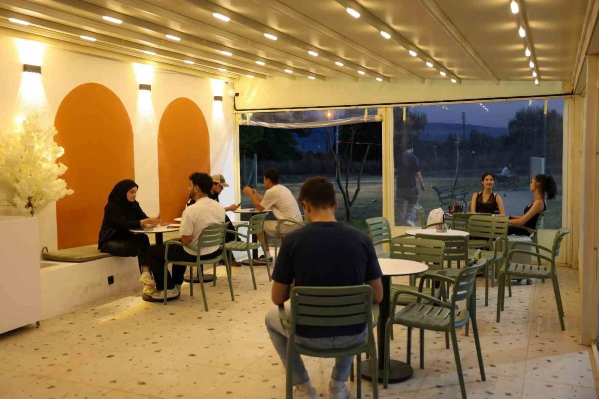 Üniversiteli gençlerden Yurt Kafe’ye yoğun ilgi