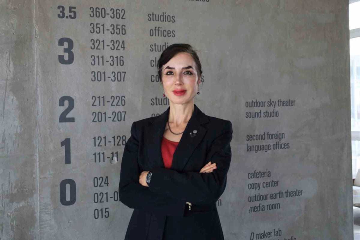 Vitrayın ışığında ‘Anlam Pencereleri’