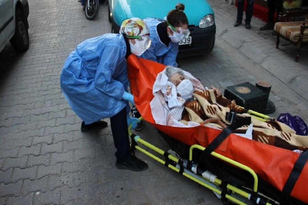 Karantinadaki Yaşlı Çiftten Haber Alınmayınca Ekipler Seferber Oldu