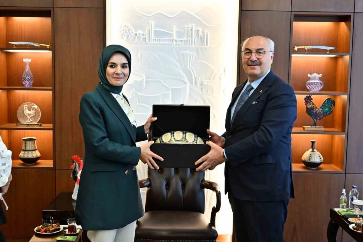 Aile ve Sosyal Hizmetler Bakanı Göktaş Denizli Valiliğine ziyaret etti
