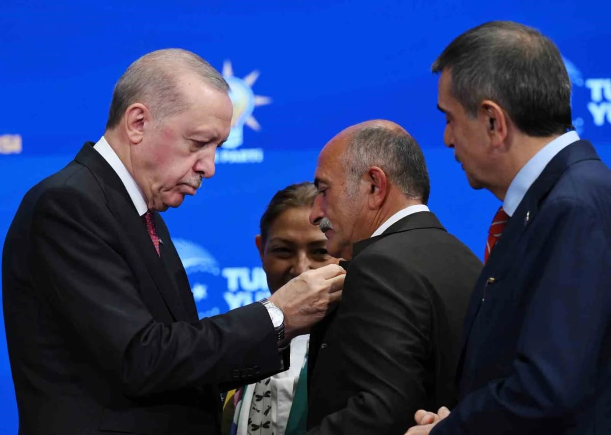 Cumhurbaşkanı Erdoğan: "Biz yanlış yapanla, nefsine yenik düşenle vedalaşır, yolumuza güçlenerek devam ederiz"