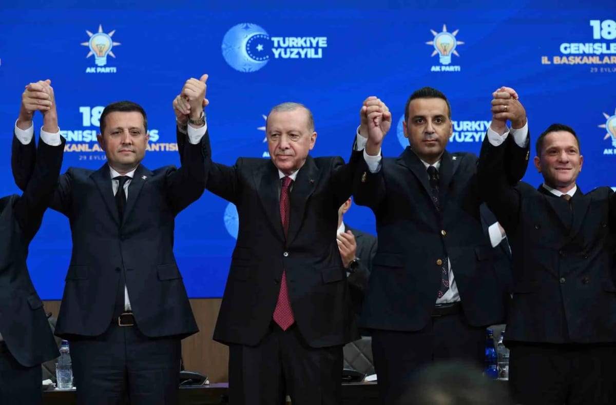 Cumhurbaşkanı Erdoğan: "Biz yanlış yapanla, nefsine yenik düşenle vedalaşır, yolumuza güçlenerek devam ederiz"