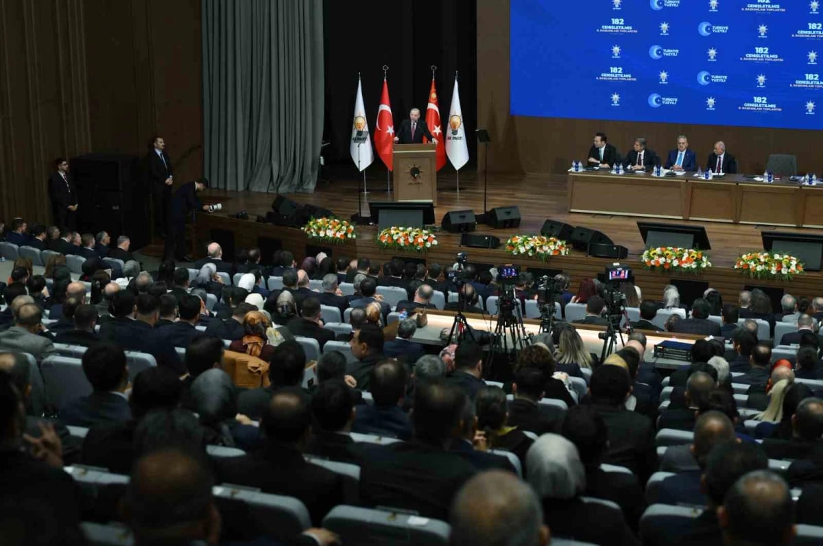 Cumhurbaşkanı Erdoğan: "Biz yanlış yapanla, nefsine yenik düşenle vedalaşır, yolumuza güçlenerek devam ederiz"