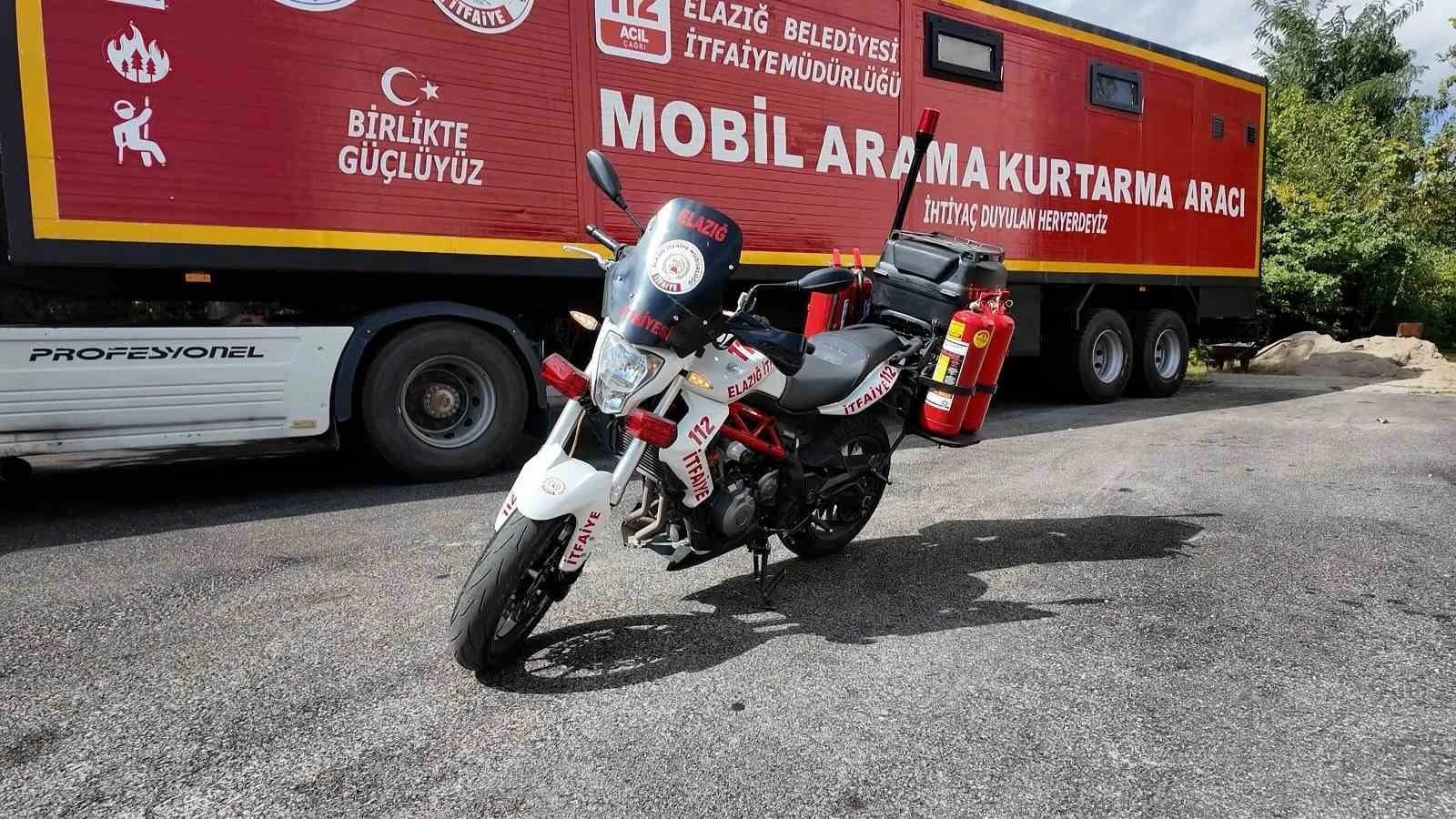 Elazığ itfaiyesi filosunu güçlendirdi: Öncü motosiklet ve mobil müdahale aracı