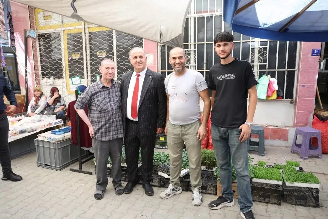 İncirliova Belediye Başkanı Kaya, pazar esnafı ve vatandaşlarla buluştu