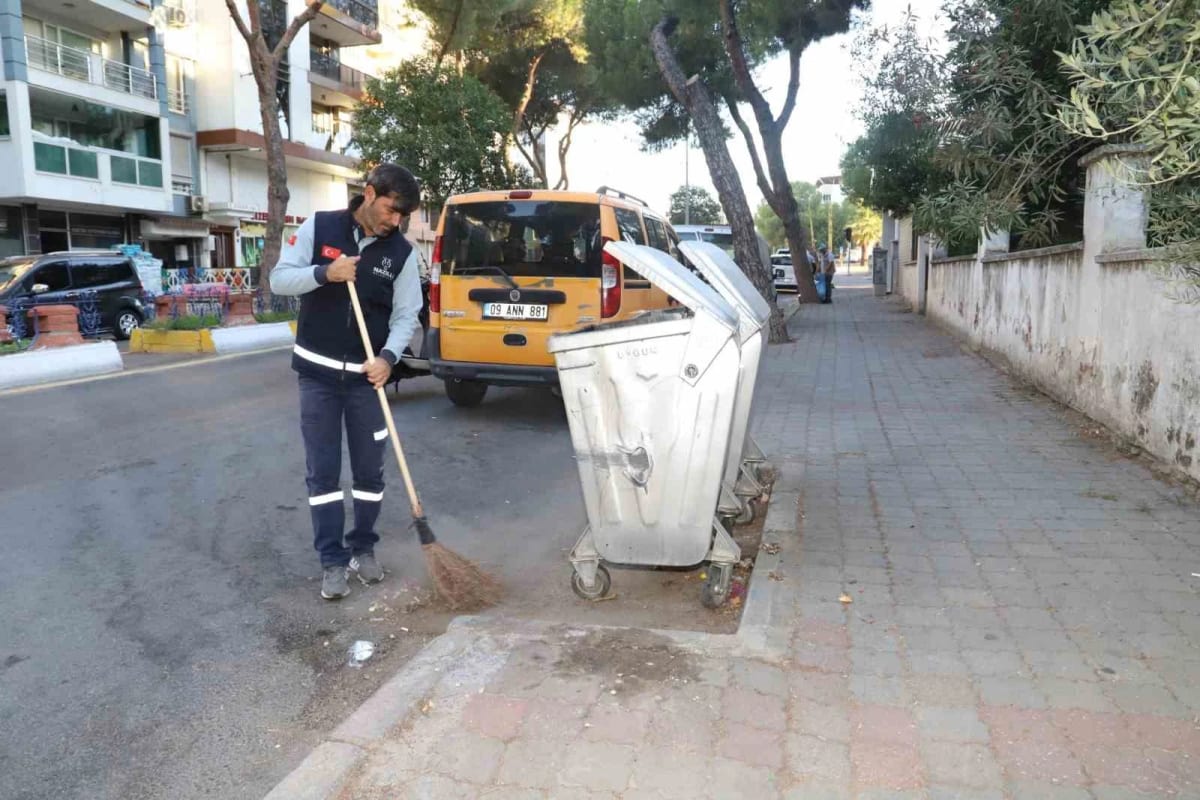 Nazilli Belediyesi’nden temizlik çalışması