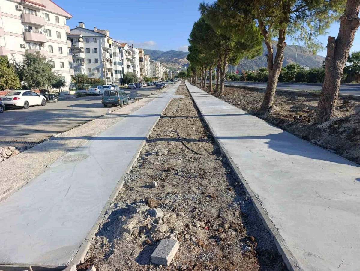 Söke’de Bisiklet ve Yürüyüş Yolu Projesi’nde beton döküm çalışması tamamlandı